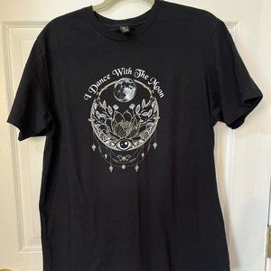 Women's Size Large Black Crewneck Short-Sleeved Graphic Tee